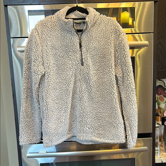 Cozy White Sherpa Fleece‎ Pullover - Picture 1 of 4